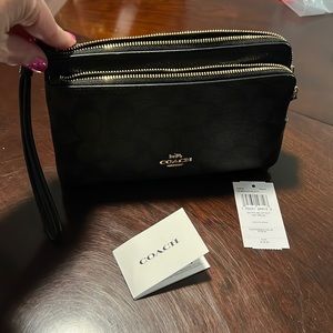 Coach wallet !! NWT